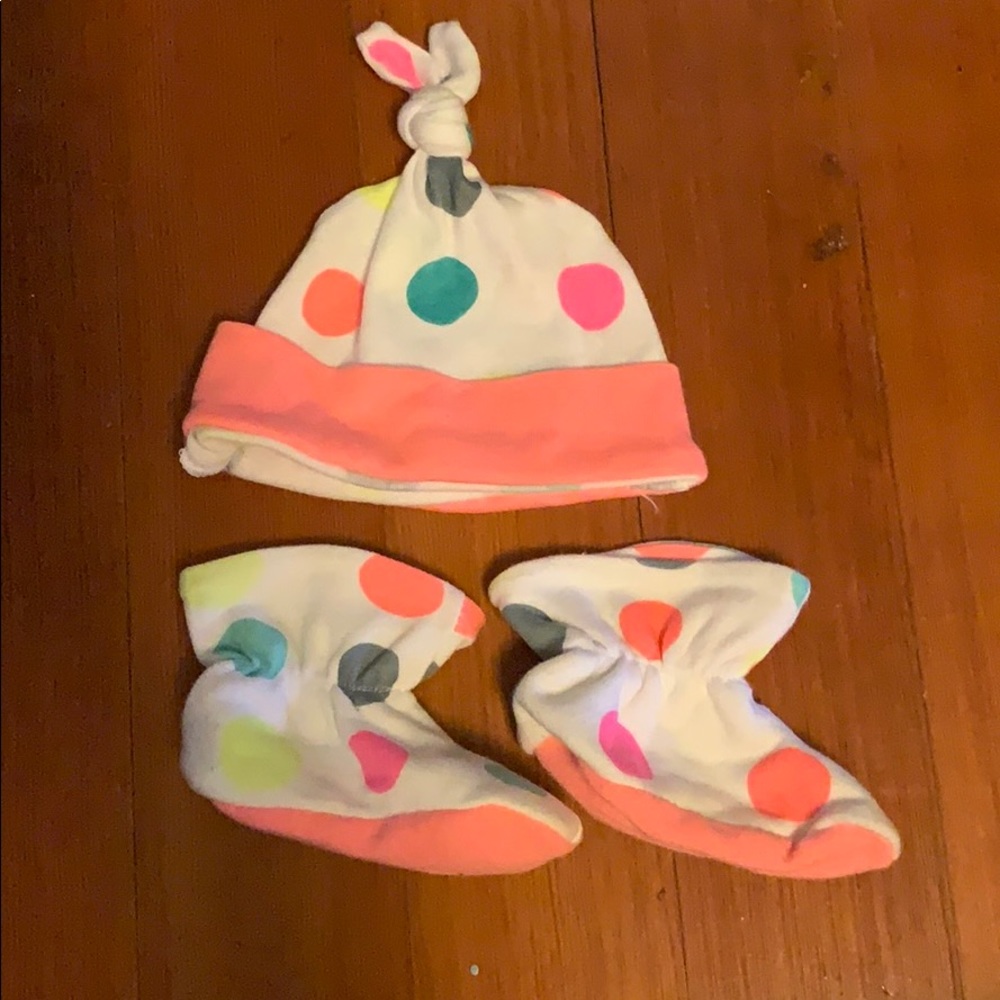 Hat and bootie set